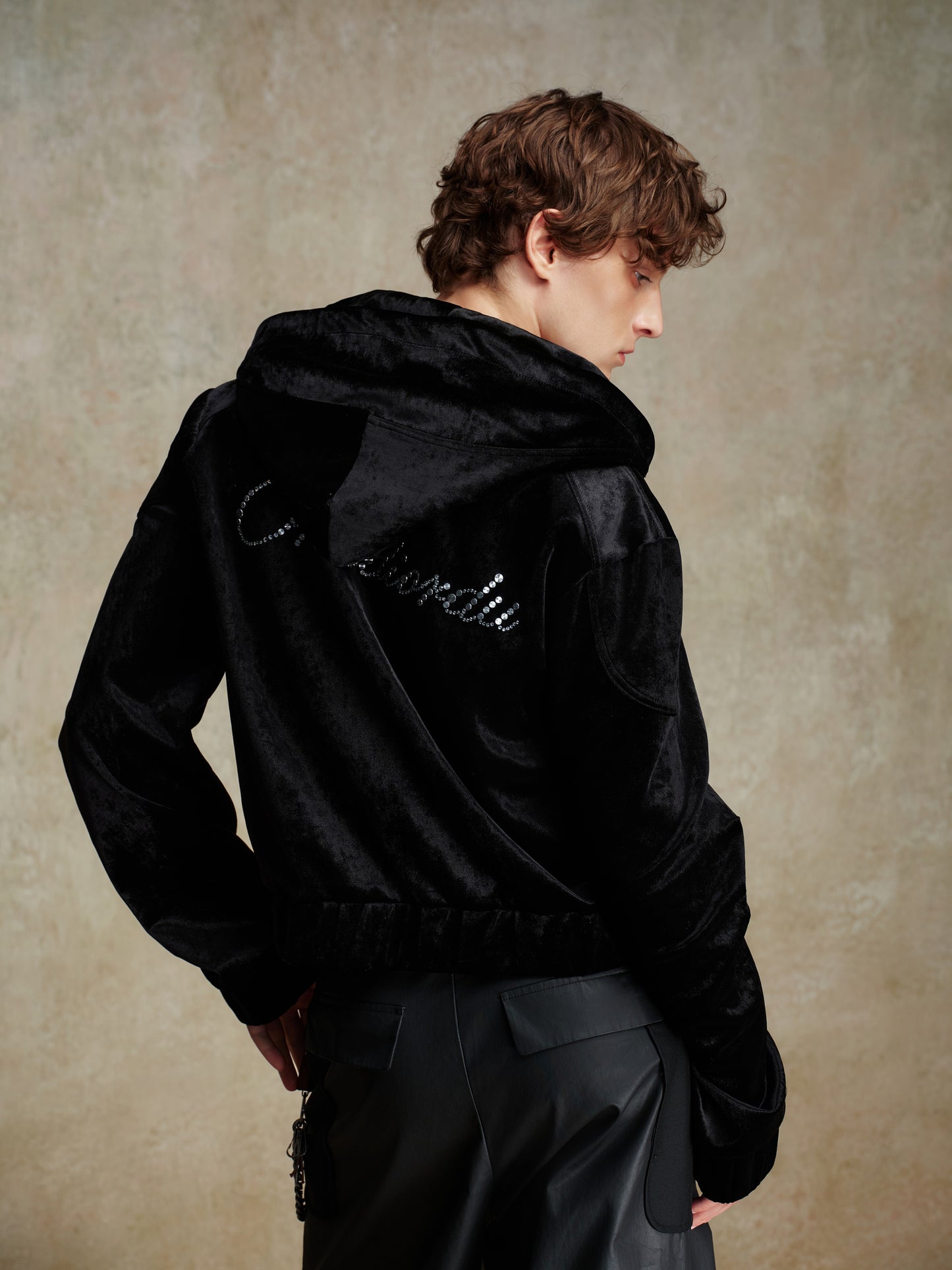 ordúdíordú | Hoodie - Short Velvet Hoodie with Rhinestone Back