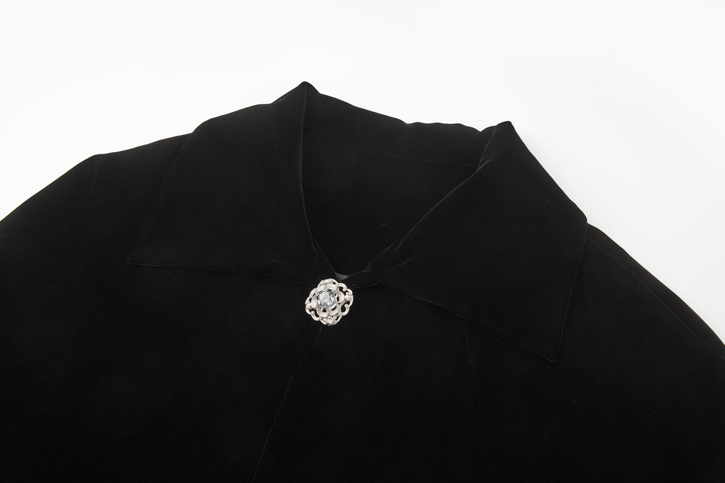 ordúdíordú | Cape - Black Velvet Cape