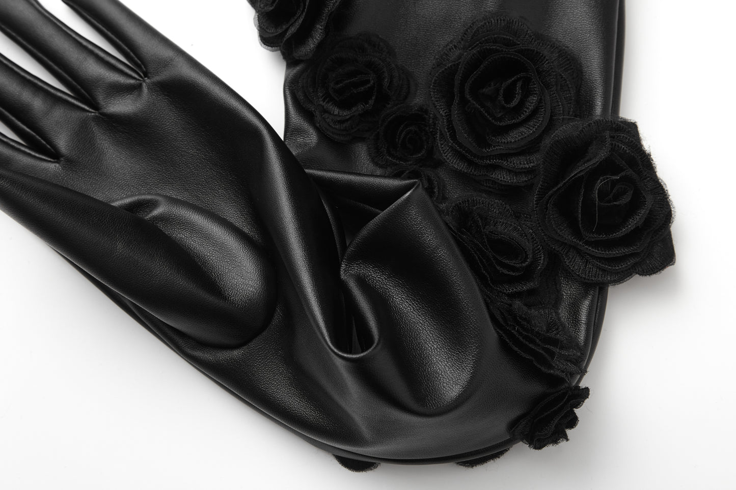 ordúdíordú | Gloves - Carved Leather Gloves