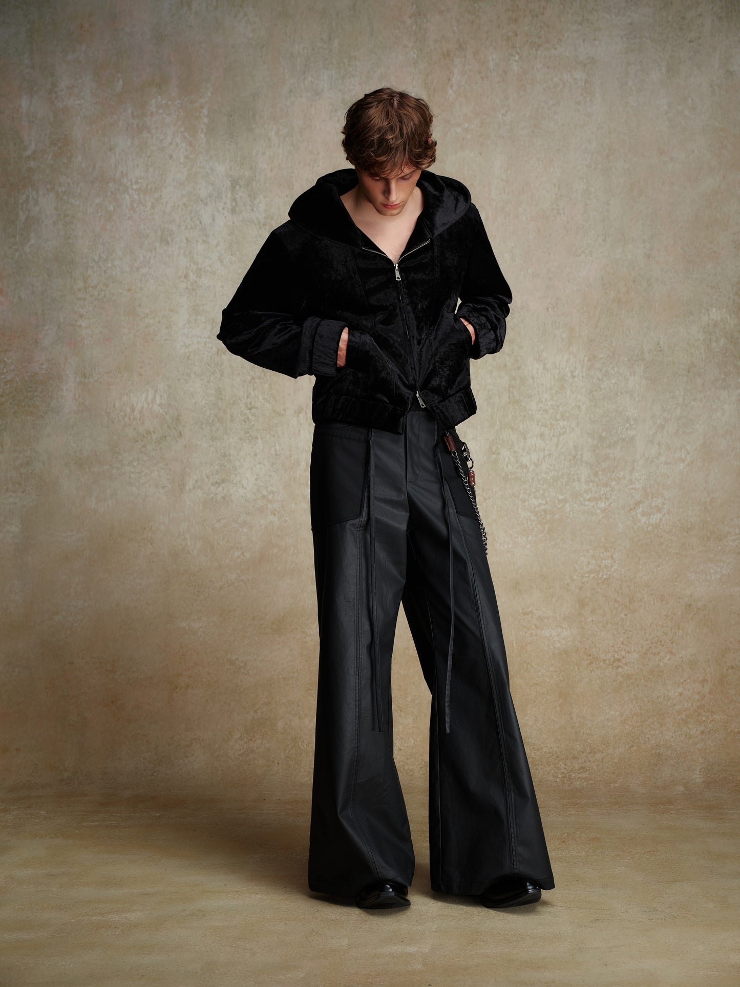 ordúdíordú | Hoodie - Short Velvet Hoodie with Rhinestone Back