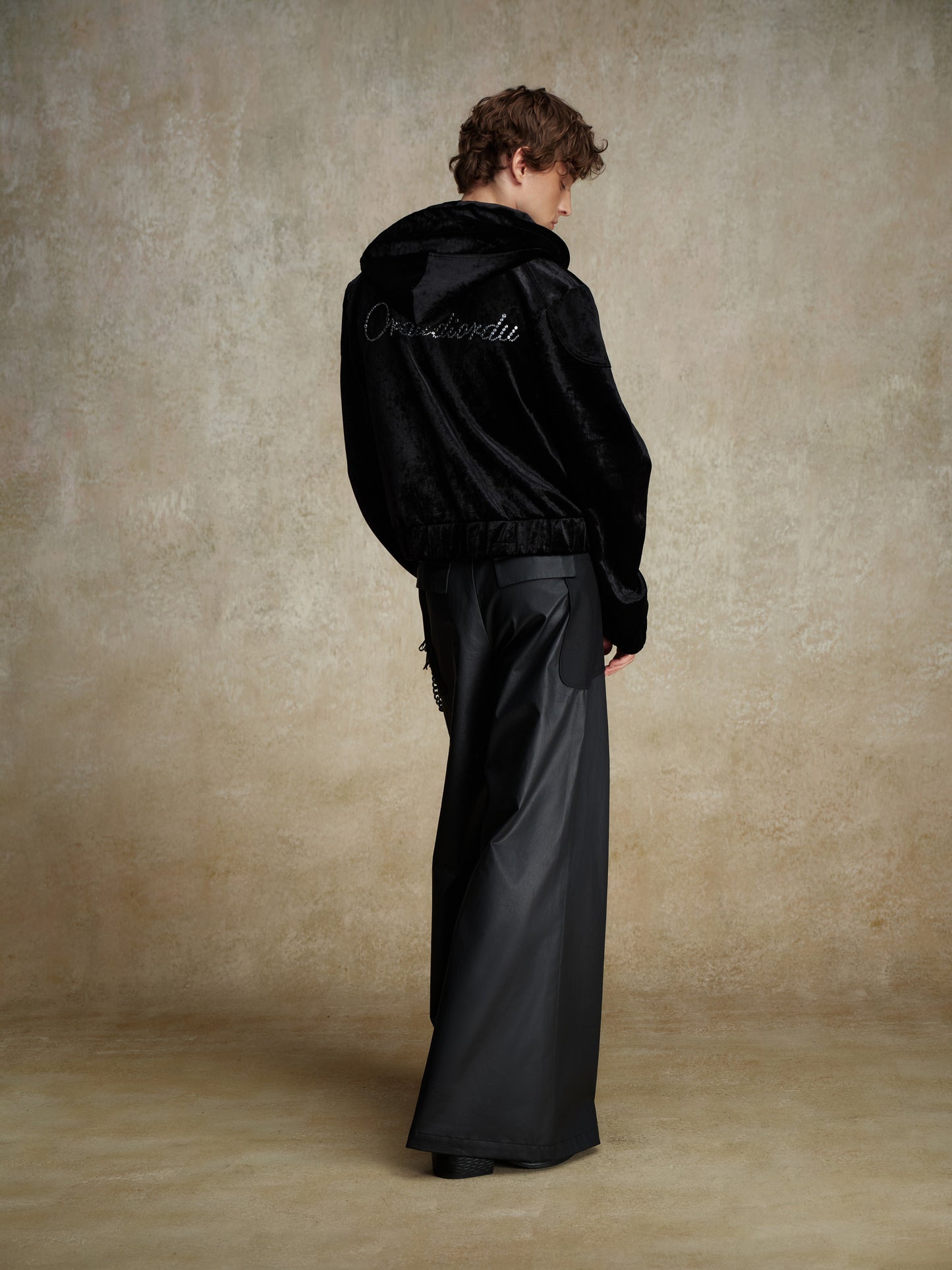 ordúdíordú | Hoodie - Short Velvet Hoodie with Rhinestone Back