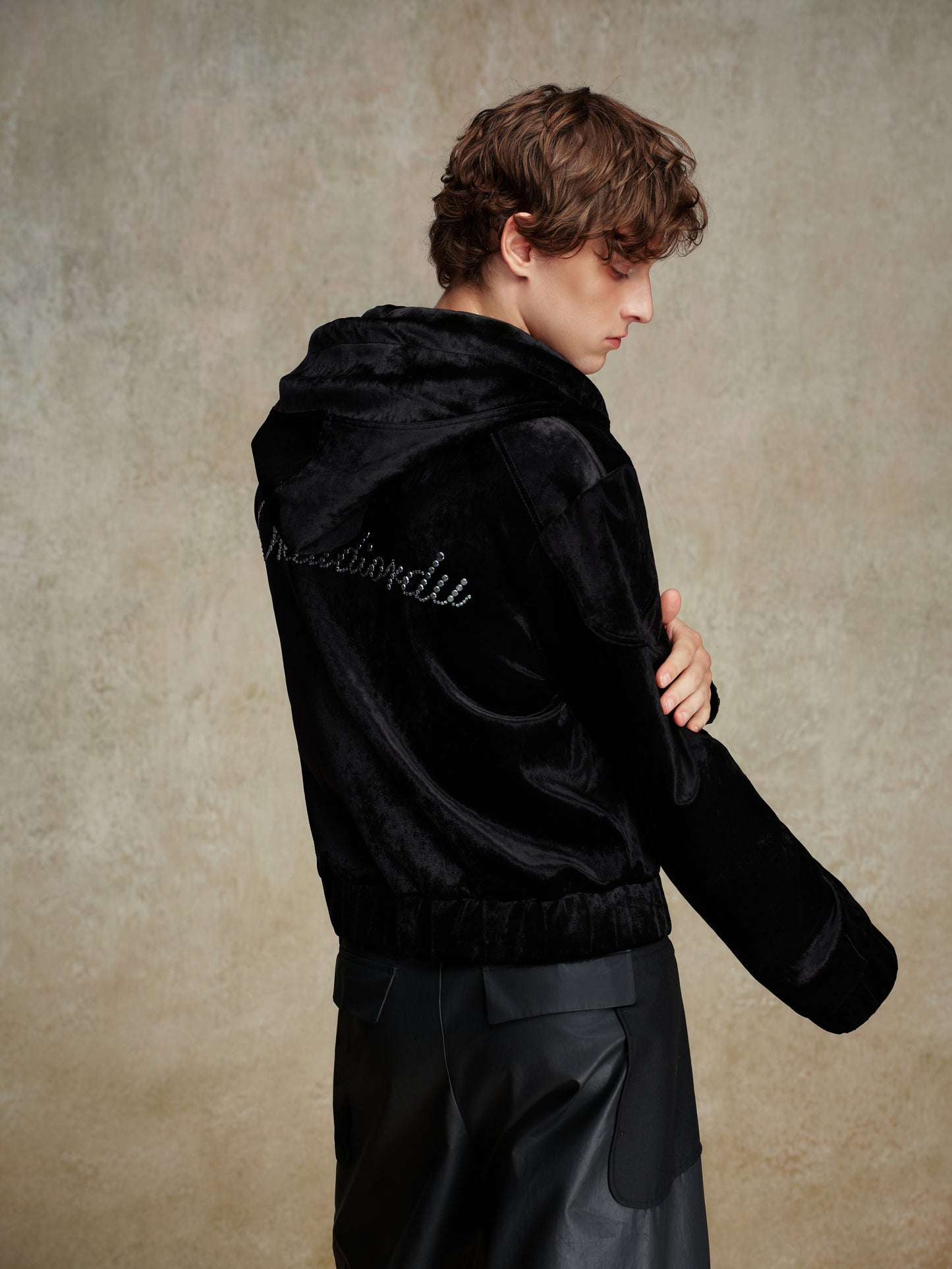 ordúdíordú | Hoodie - Short Velvet Hoodie with Rhinestone Back