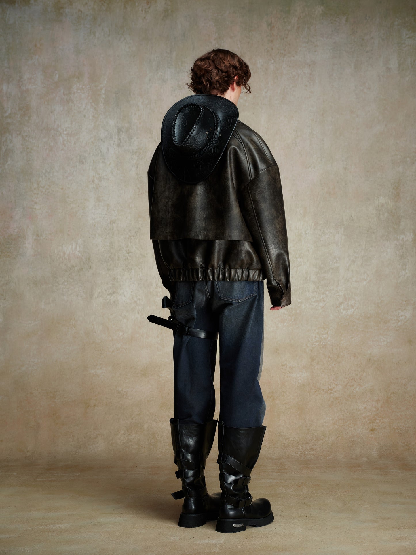 ordúdíordú | Jacket - Brown Leather Jacket with a Silhouette