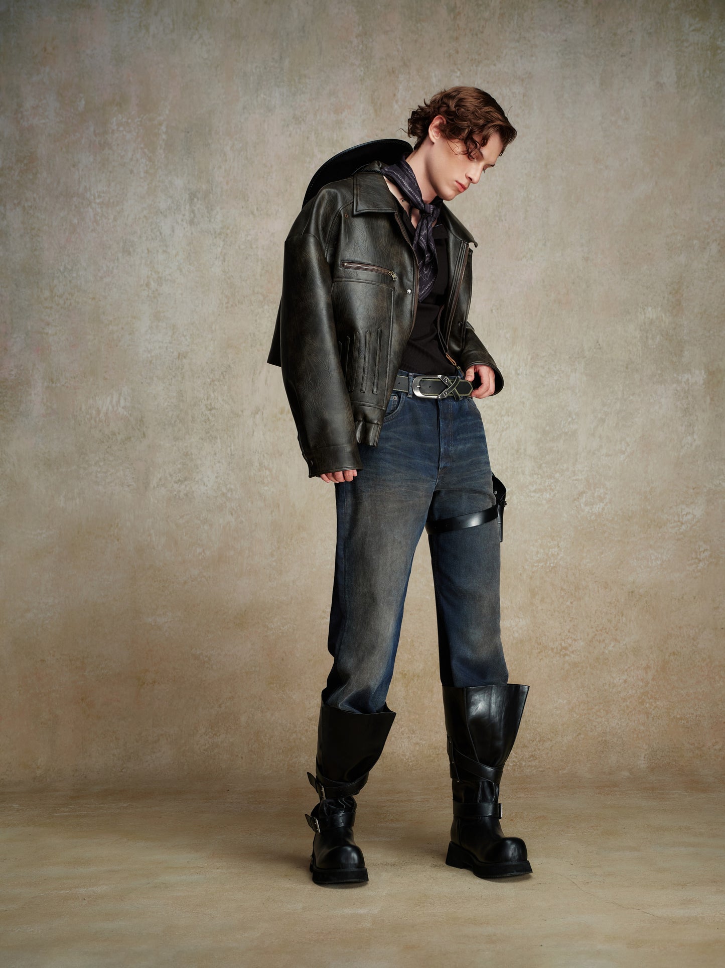 ordúdíordú | Jacket - Brown Leather Jacket with a Silhouette