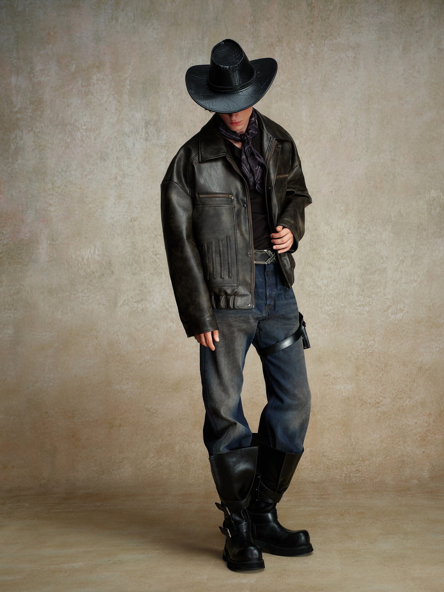 ordúdíordú | Jacket - Brown Leather Jacket with a Silhouette