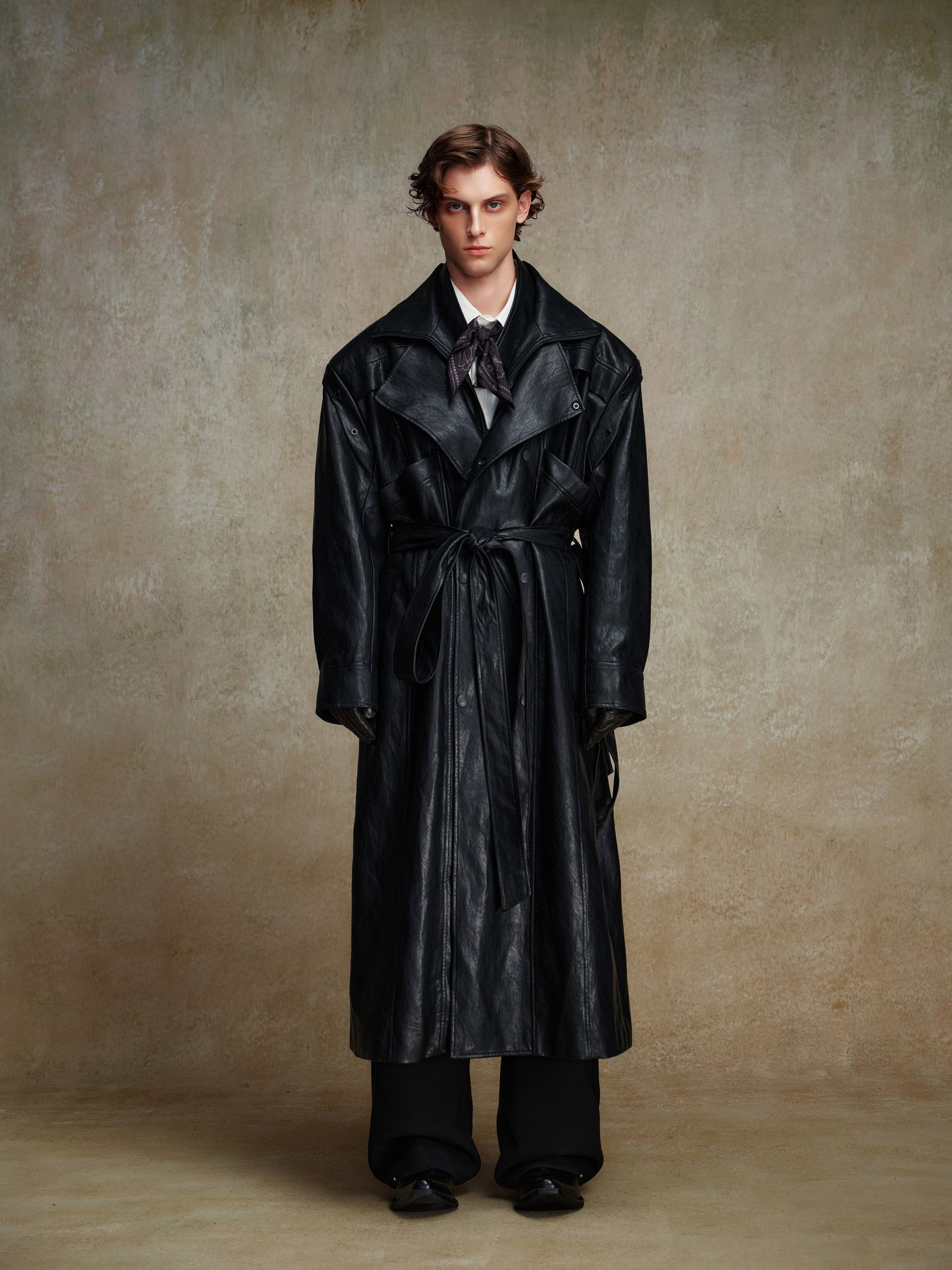 ordúdíordú | Jacket - Black Structured Leather Jacket