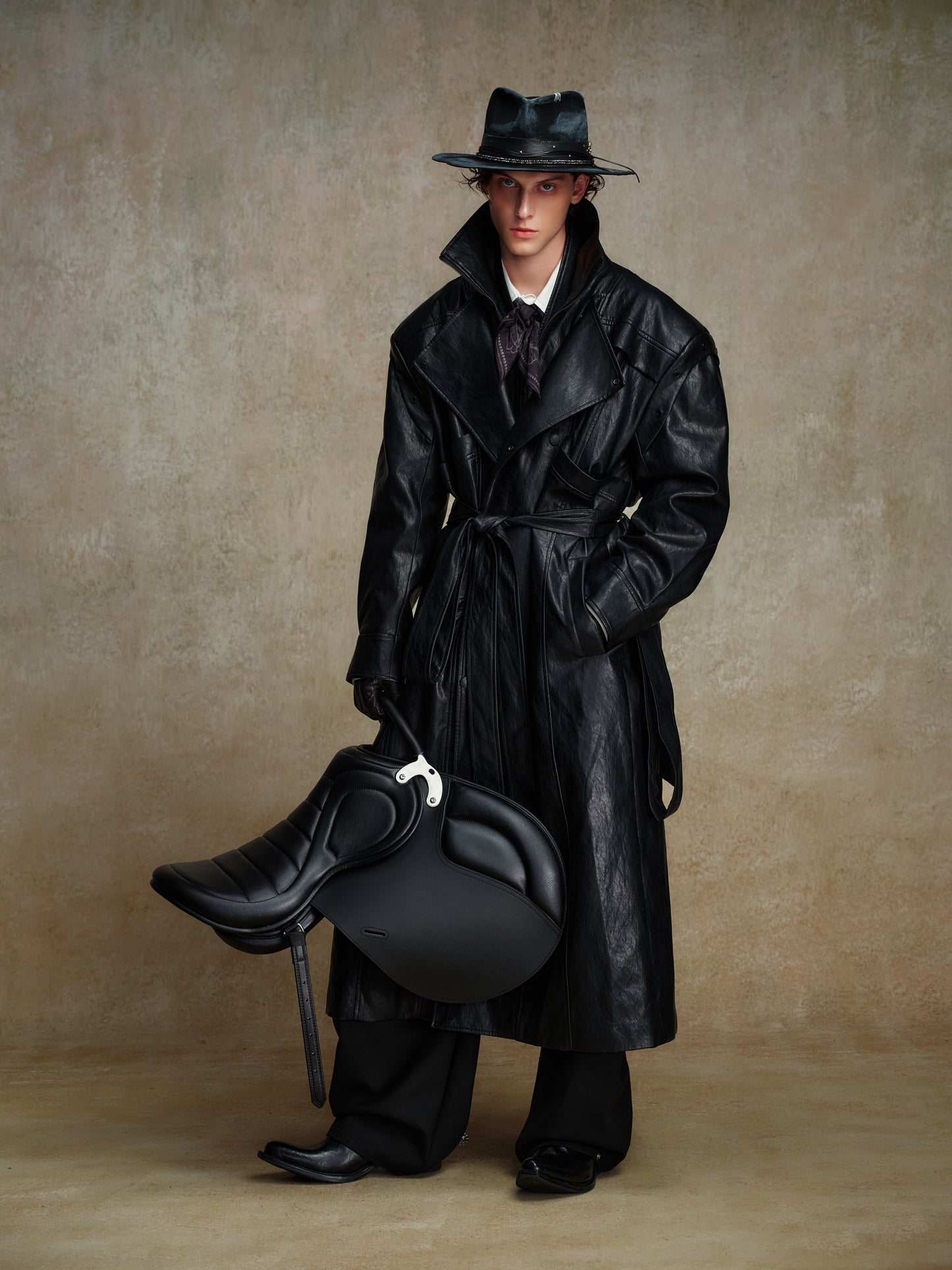 ordúdíordú | Jacket - Black Structured Leather Jacket