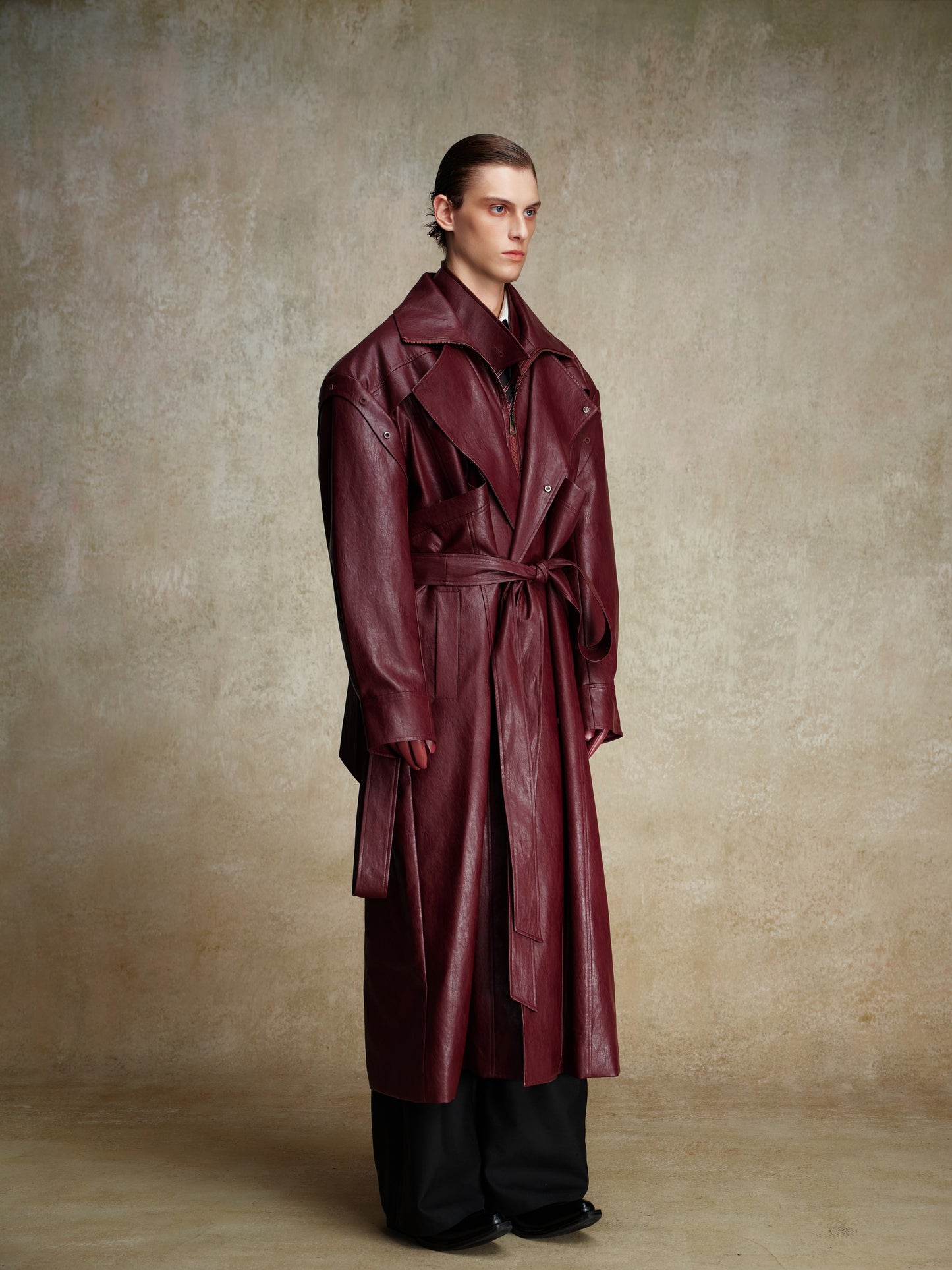 ordúdíordú | Jacket - Black Structured Leather Jacket