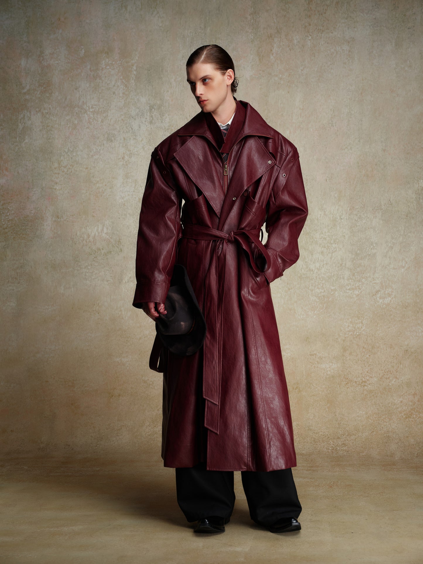 ordúdíordú | Jacket - Black Structured Leather Jacket