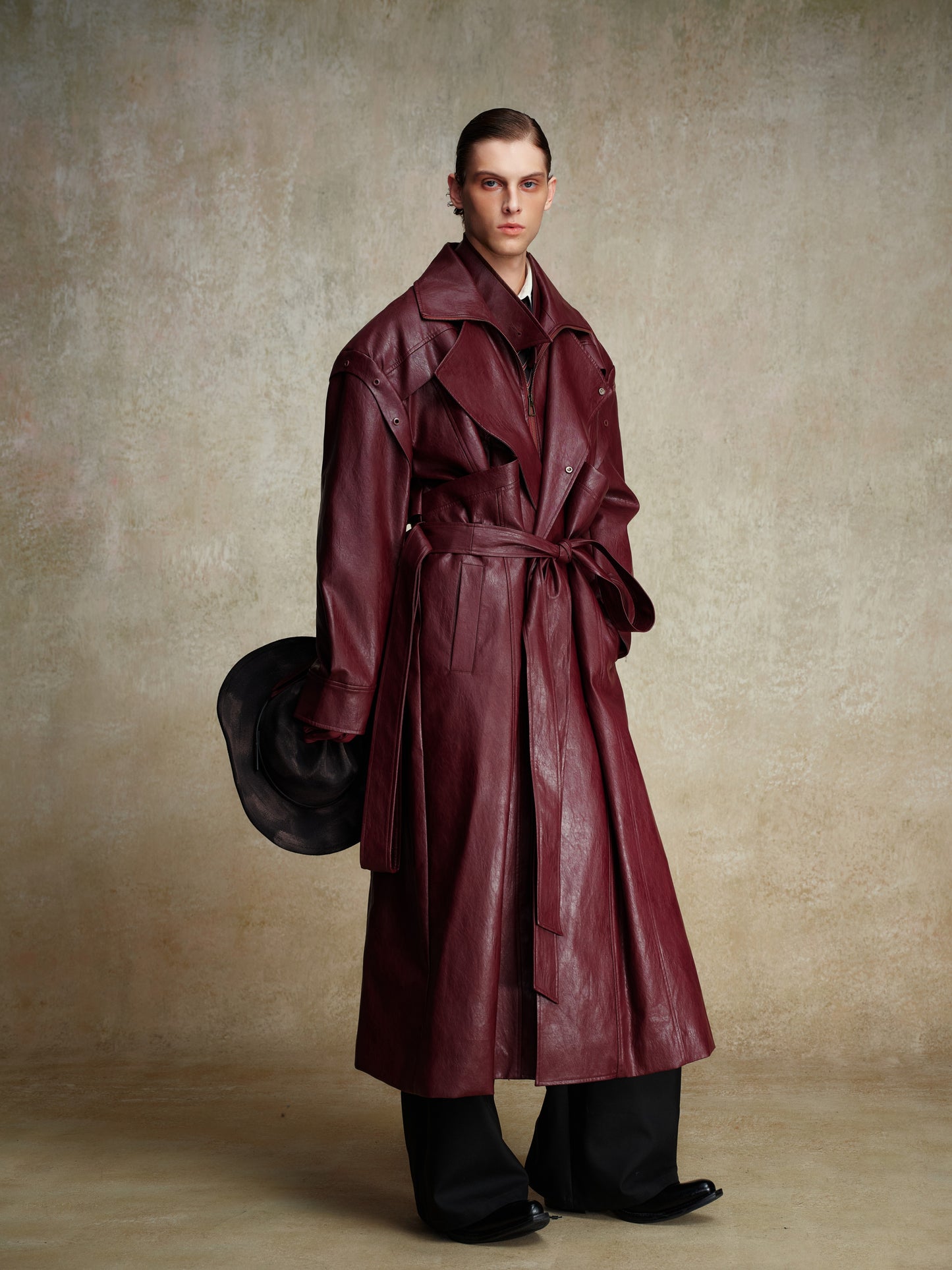 ordúdíordú | Jacket - Black Structured Leather Jacket