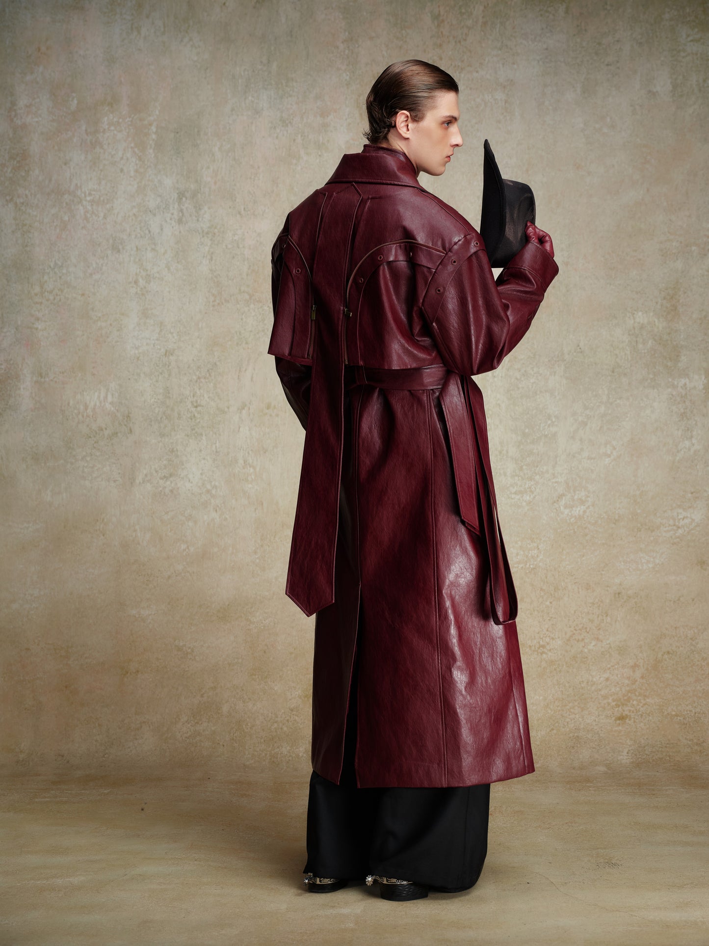 ordúdíordú | Jacket - Black Structured Leather Jacket