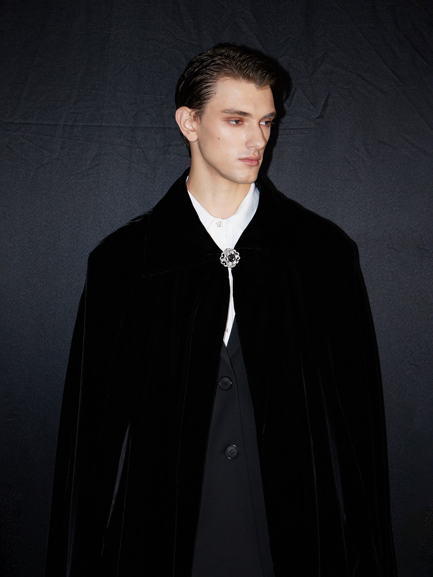 ordúdíordú | Cape - Black Velvet Cape