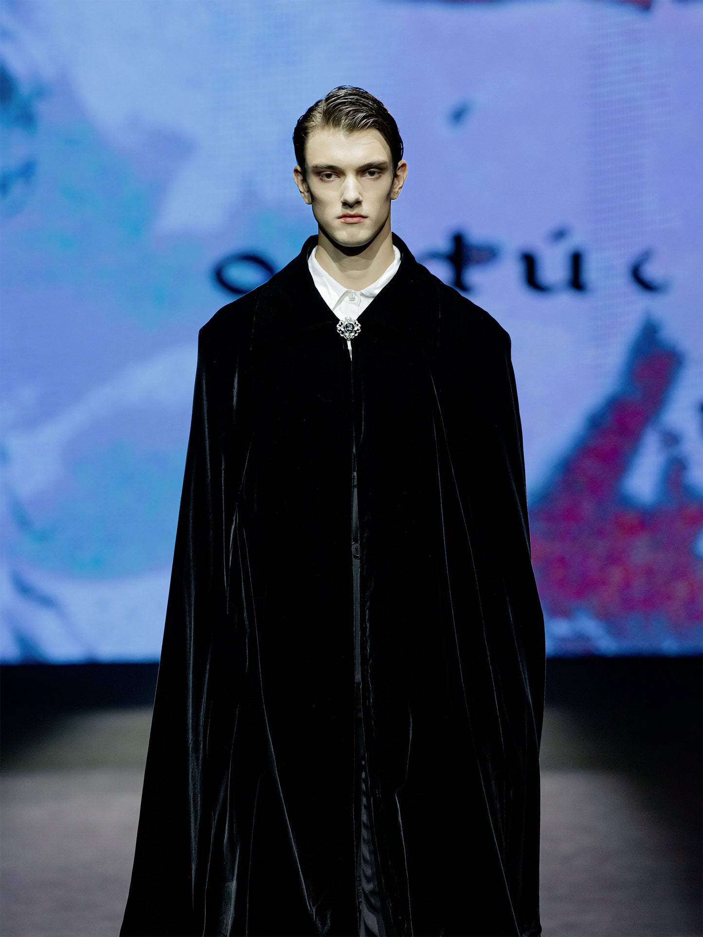 ordúdíordú | Cape - Black Velvet Cape