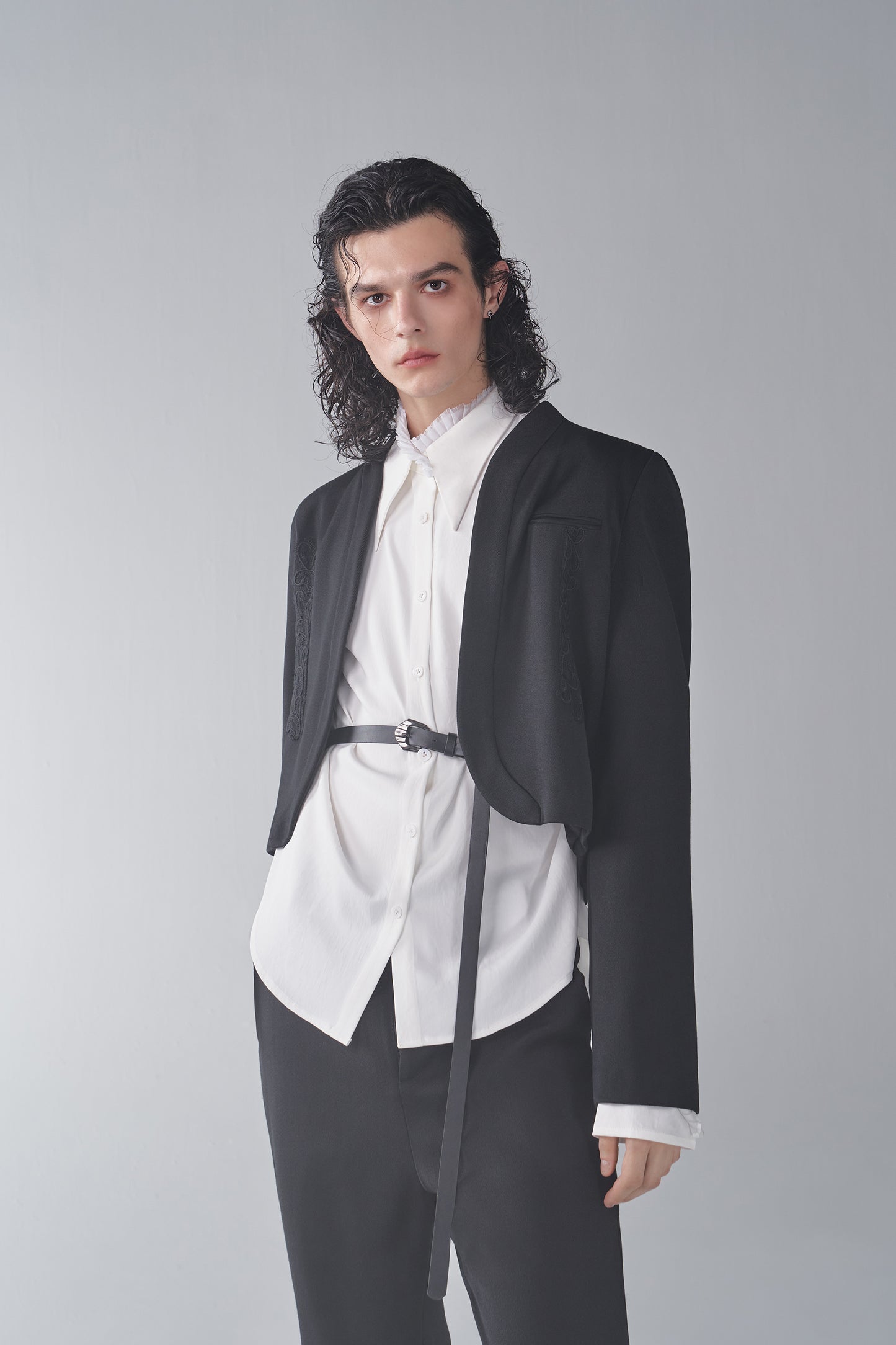 ordúdíordú | Coat - Curved Front Lace Jacket