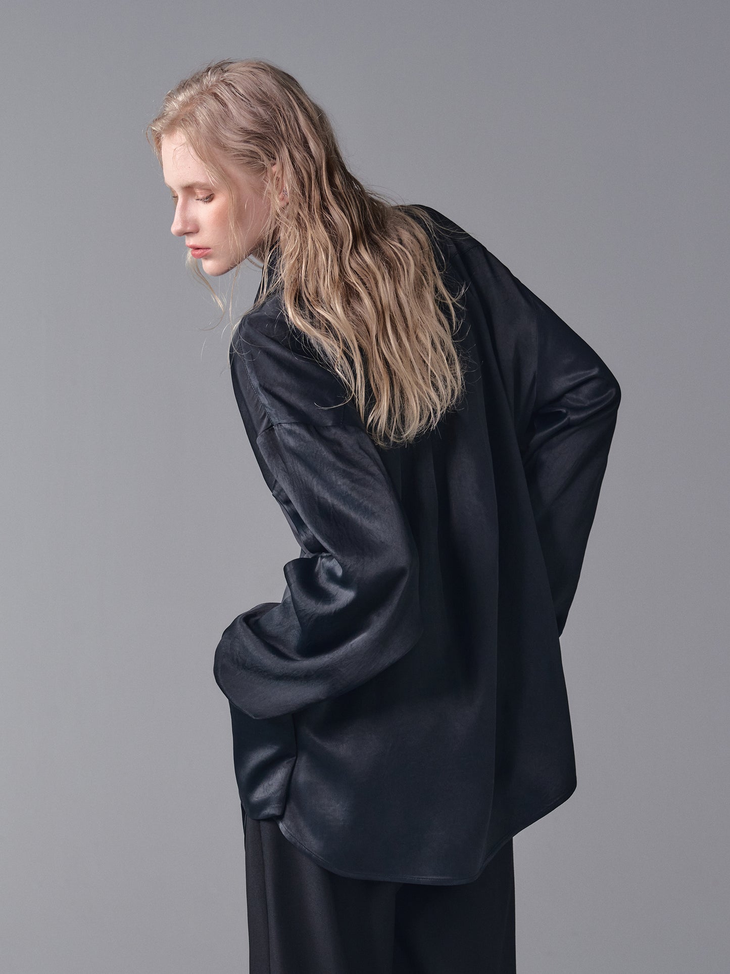 ordúdíordú | Shirt - Double Curved Front Black Shirt