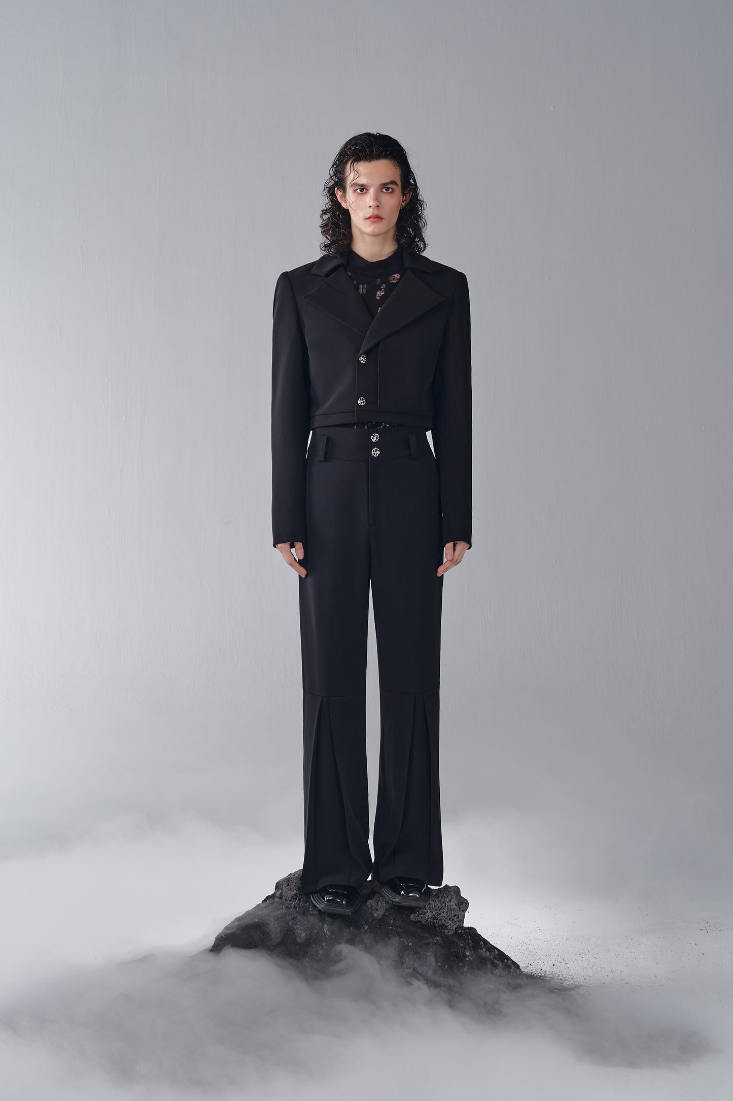 ordúdíordú | Suit - Double Front Piece Textured Layer Short Suit