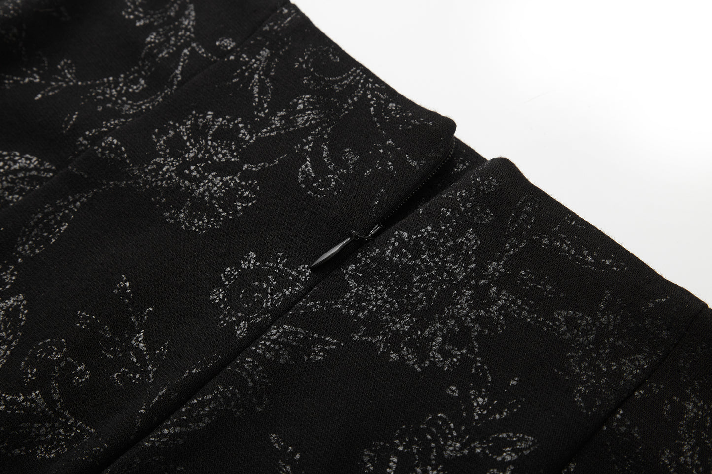 ordúdíordú | Dress - Knit Dark Cropped Half Skirt