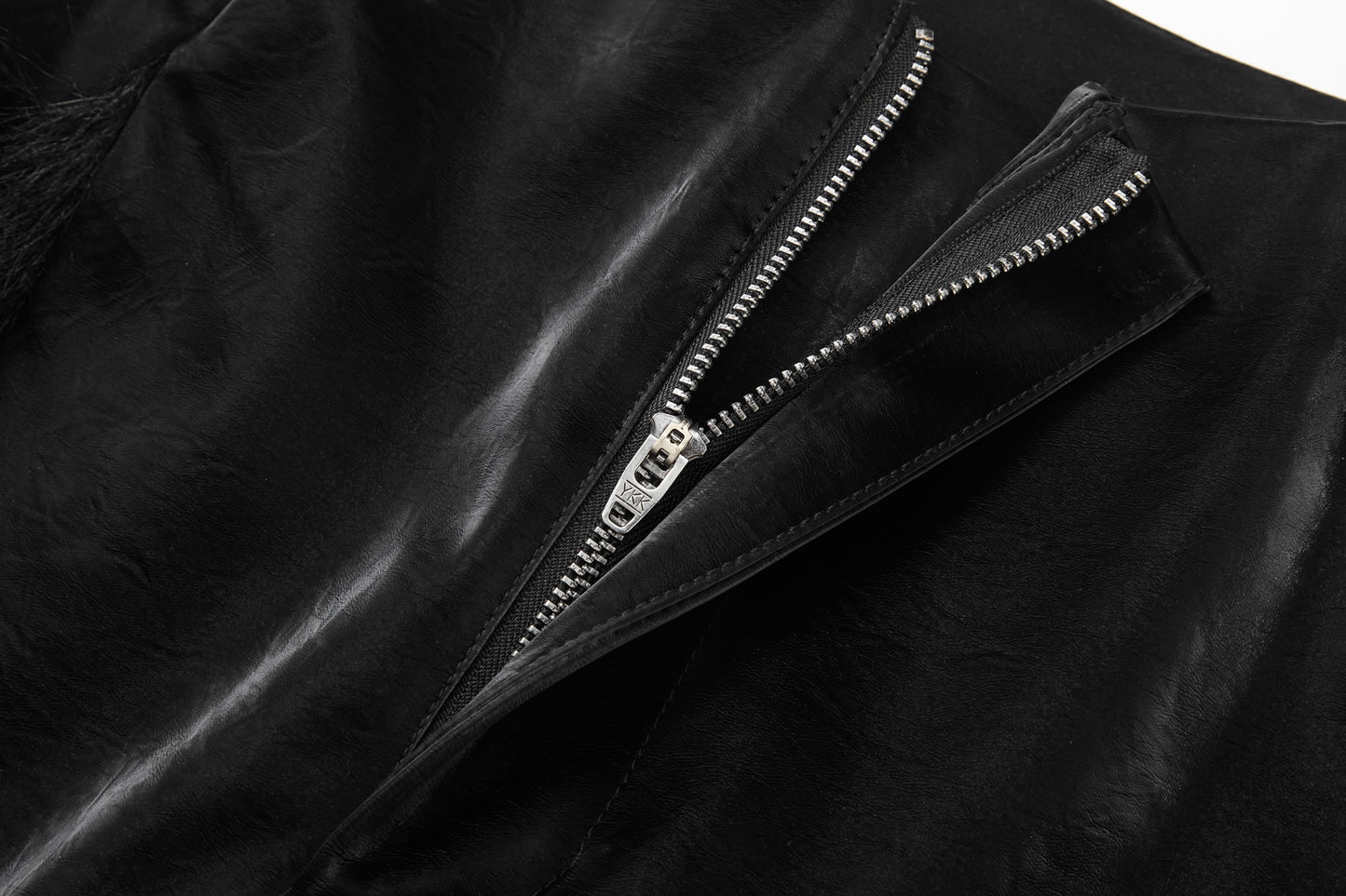 ordúdíordú | Trousers - Glossy Imitation Leather Fur Trousers