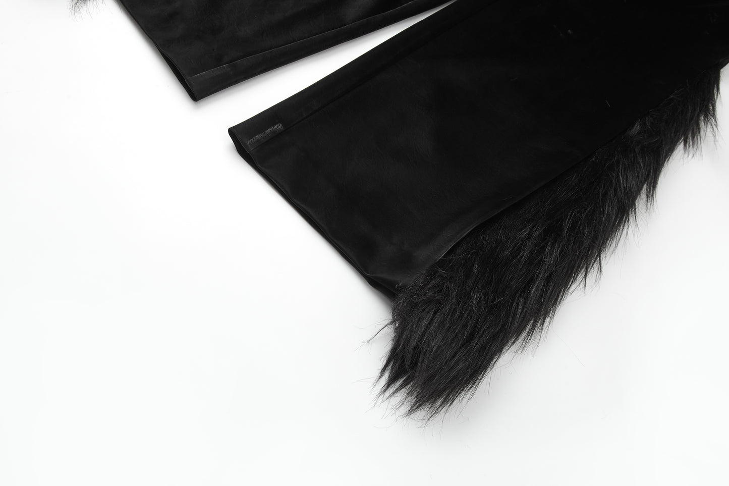 ordúdíordú | Trousers - Glossy Imitation Leather Fur Trousers