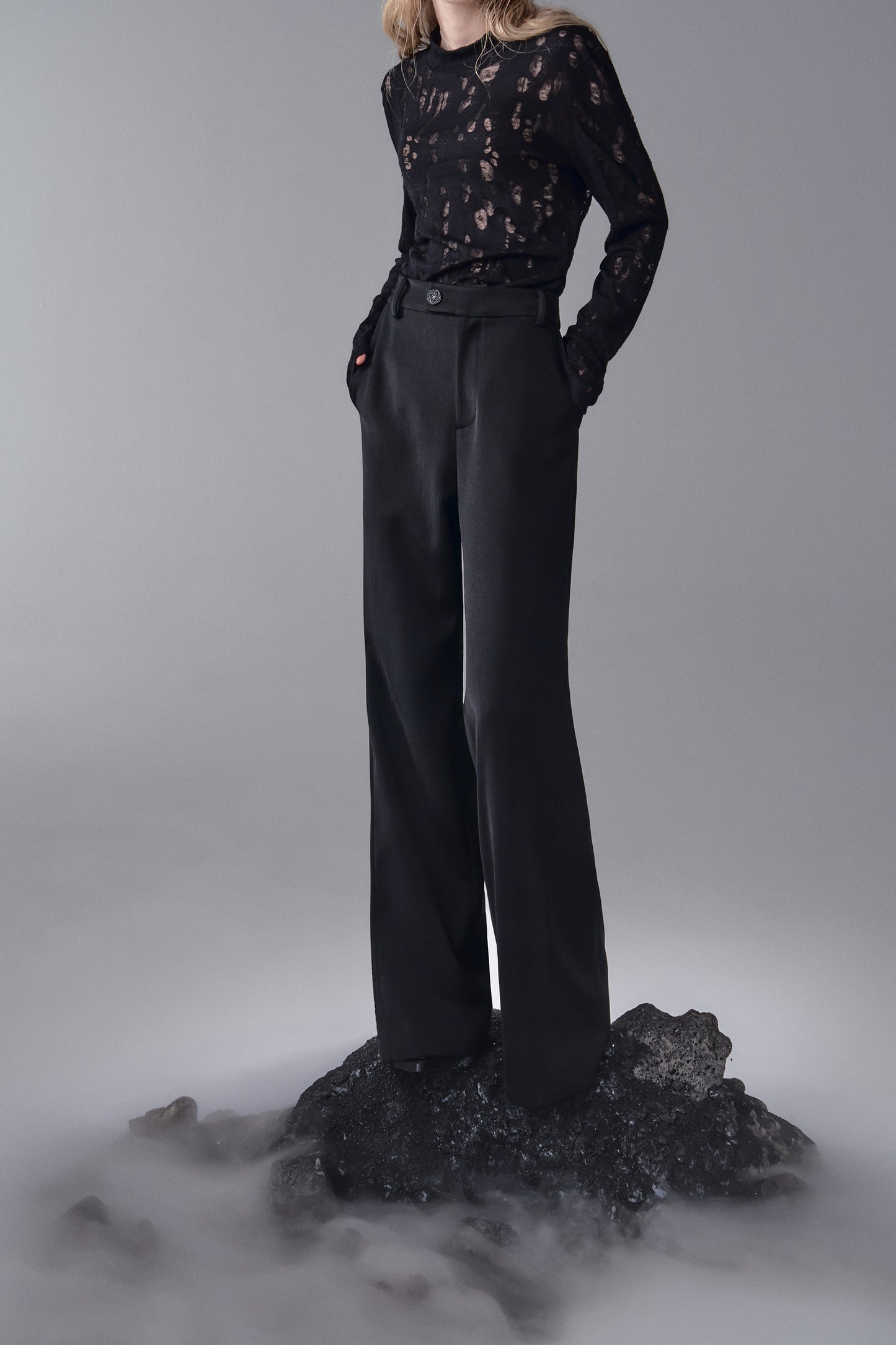 ordúdíordú | Trousers - Loose-cut Embroidered Bell-bottomed Trousers