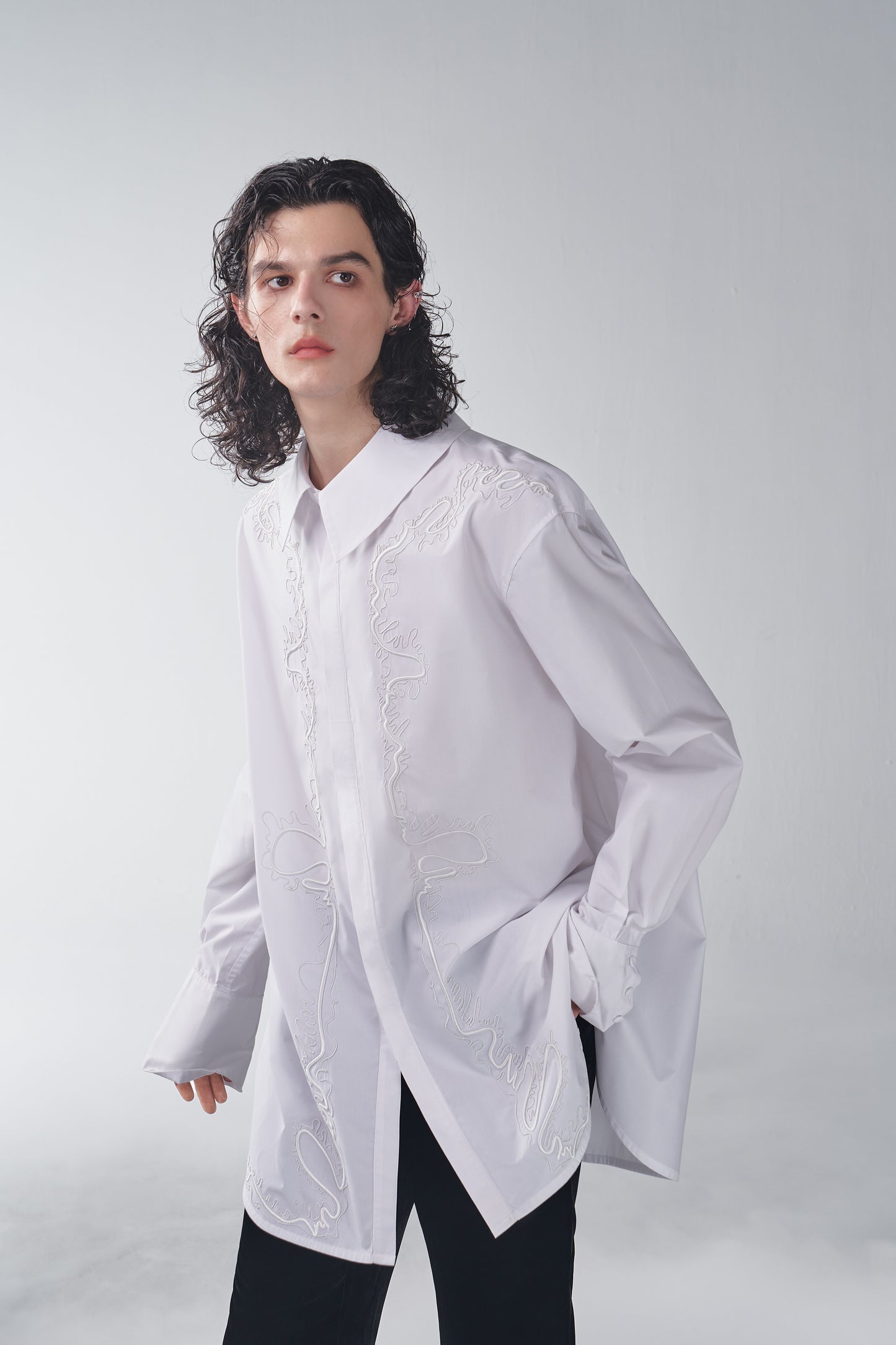 ordúdíordú | Shirt - Loose Wide Shirt with Bell Sleeves