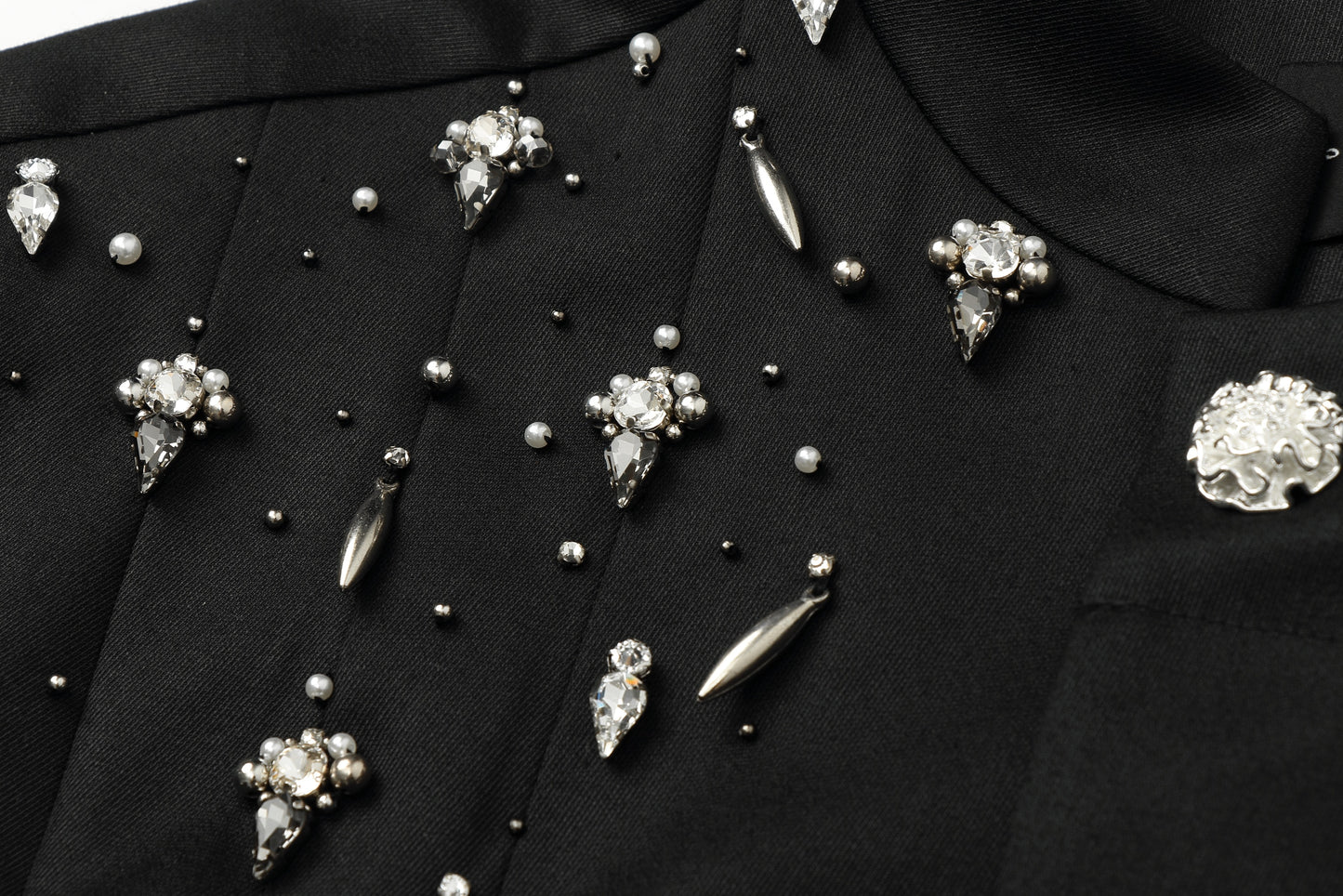 ordúdíordú | Jacket - Zhongshan Suit Studded with Diamonds and Beads