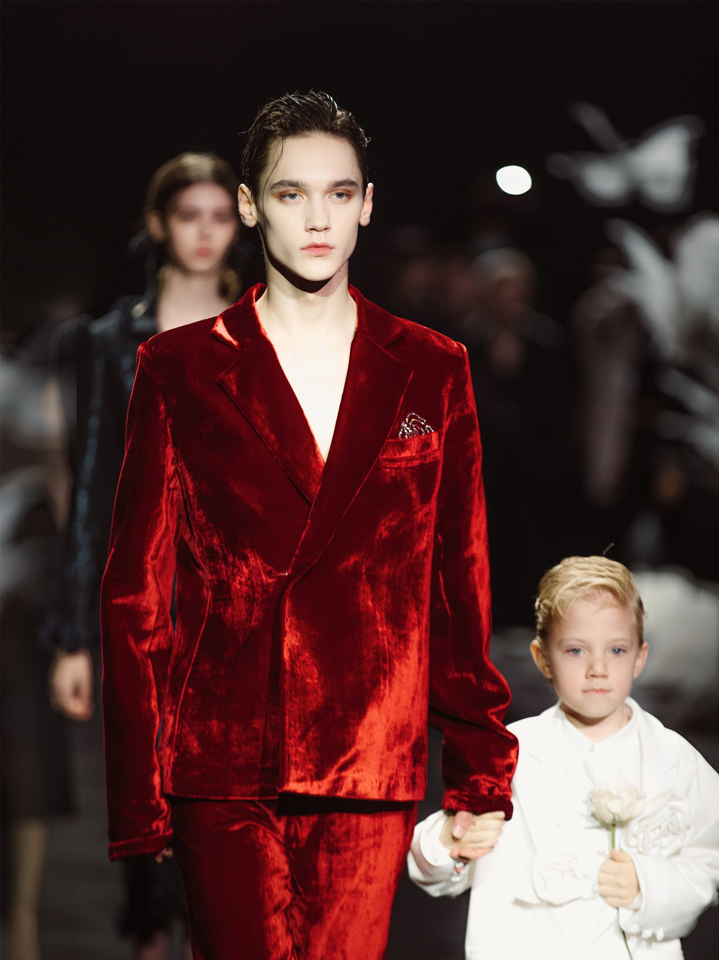 ordúdíordú | Suit- Red Velvet Suit with Pressed Diamond