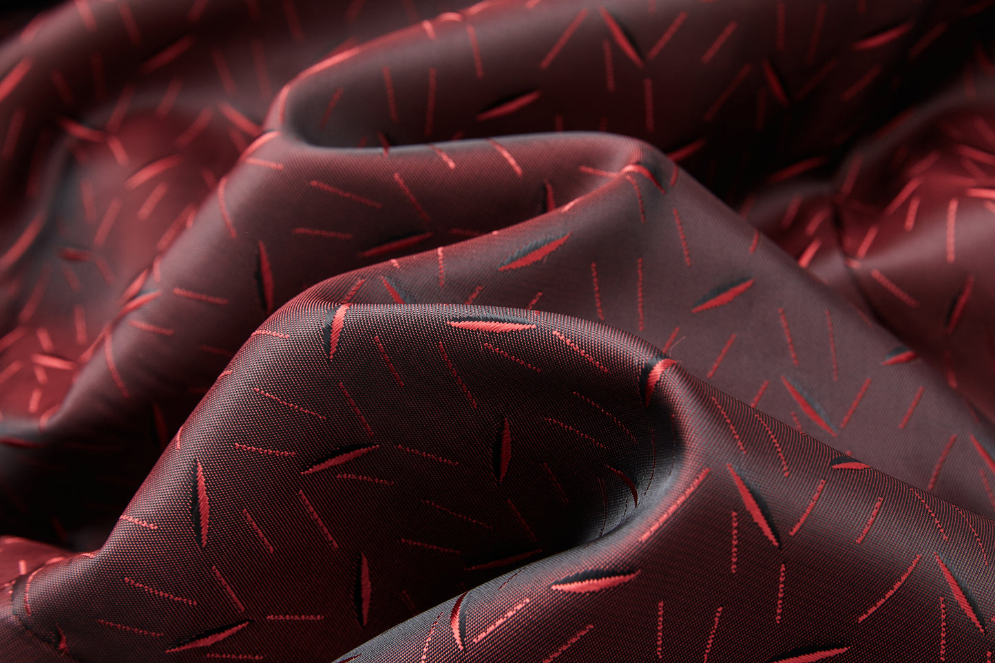 ordúdíordú | Suit- Red Velvet Suit with Pressed Diamond