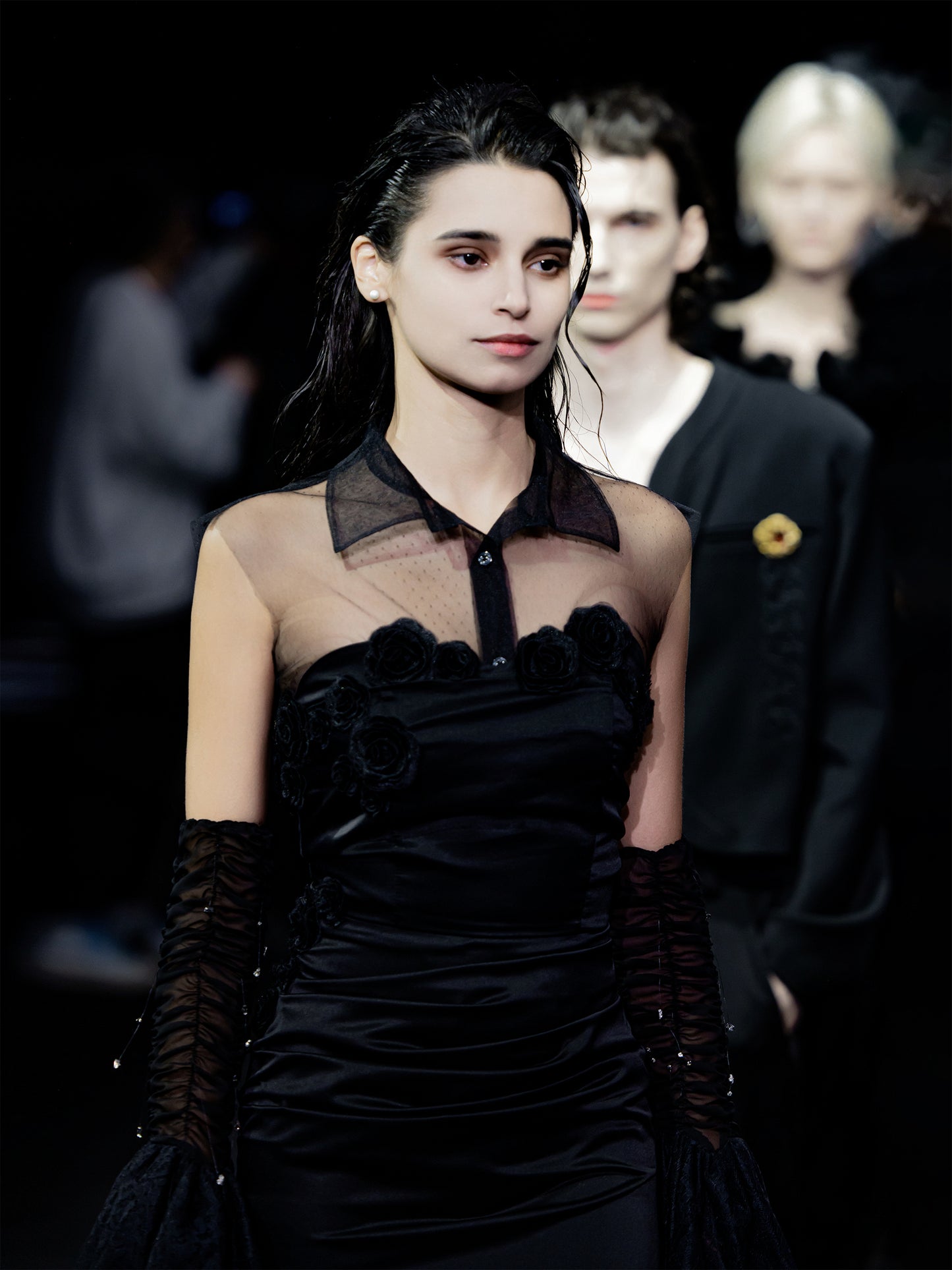 ordúdíordú | Dress - Strapless Dress with Black Roses