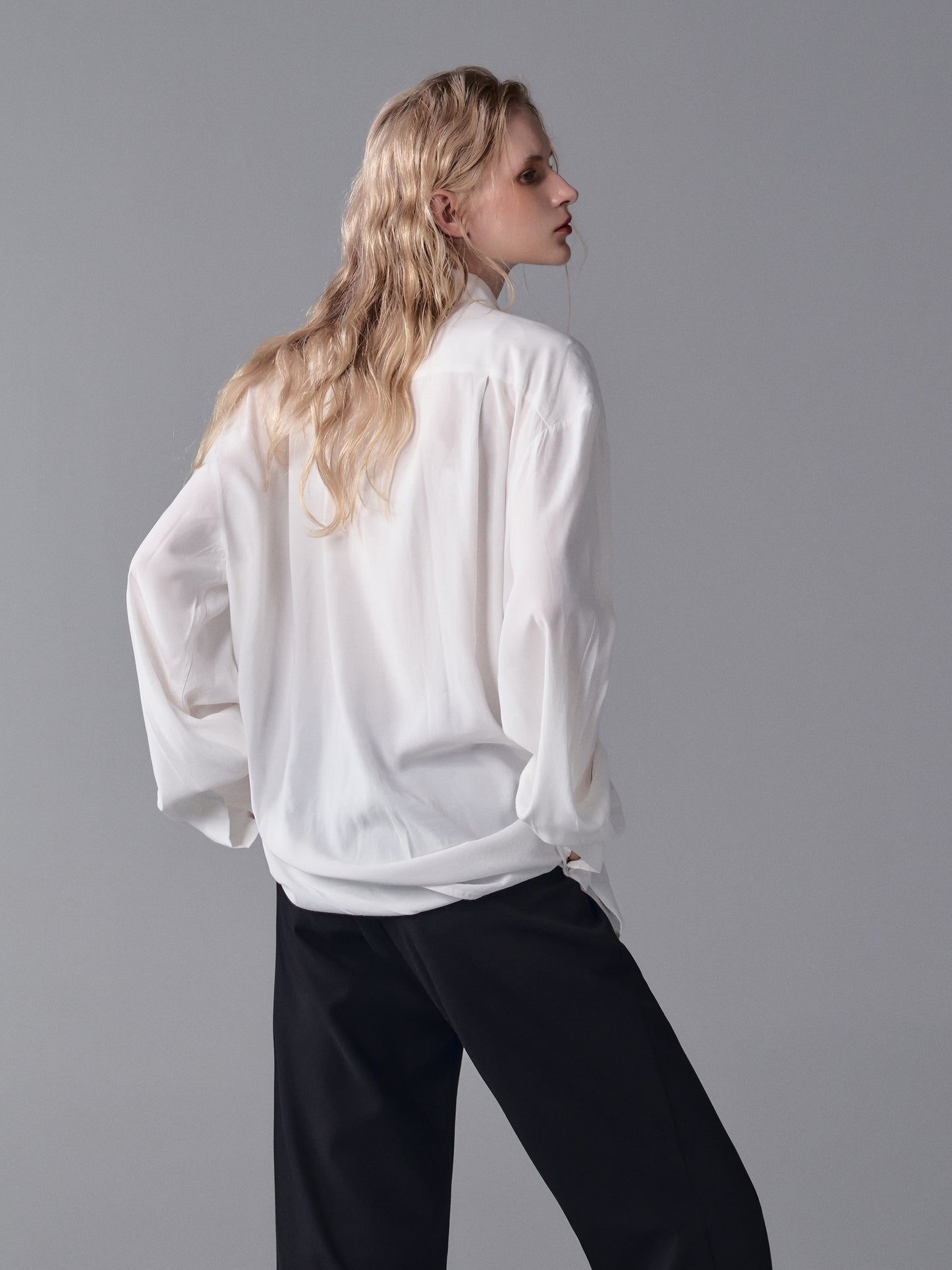 ordúdíordú | Shirt - Vertical Pleated Layer Front Piece White Shirt