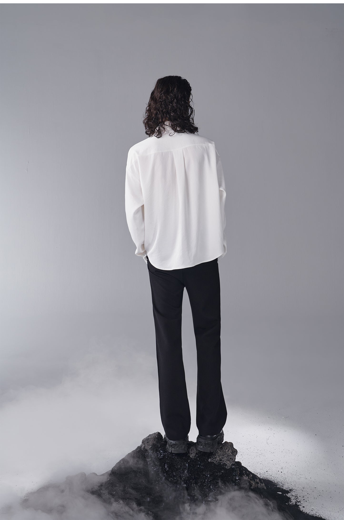 ordúdíordú | Shirt - White Shirt with Short Ruffled Collar and Lace