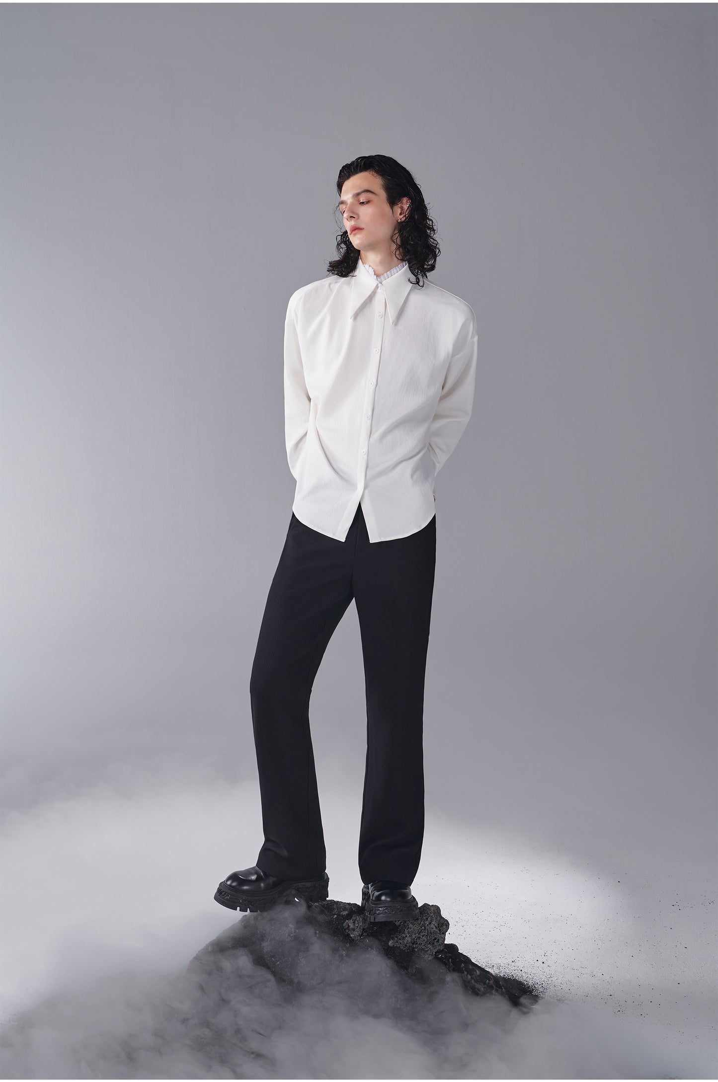 ordúdíordú | Shirt - White Shirt with Short Ruffled Collar and Lace