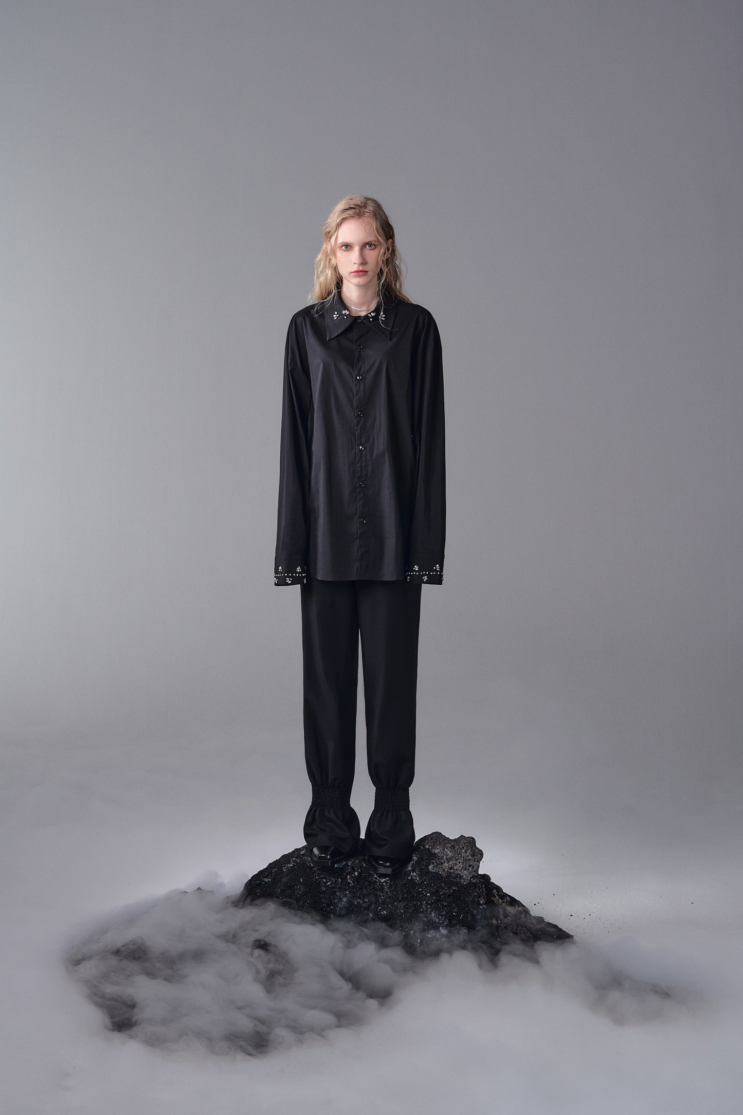 ordúdíordú | Shirt - Wide Textured Black Shirt with Sparkling Diamonds