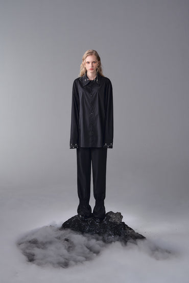 ordúdíordú | Shirt - Wide Textured Black Shirt with Sparkling Diamonds
